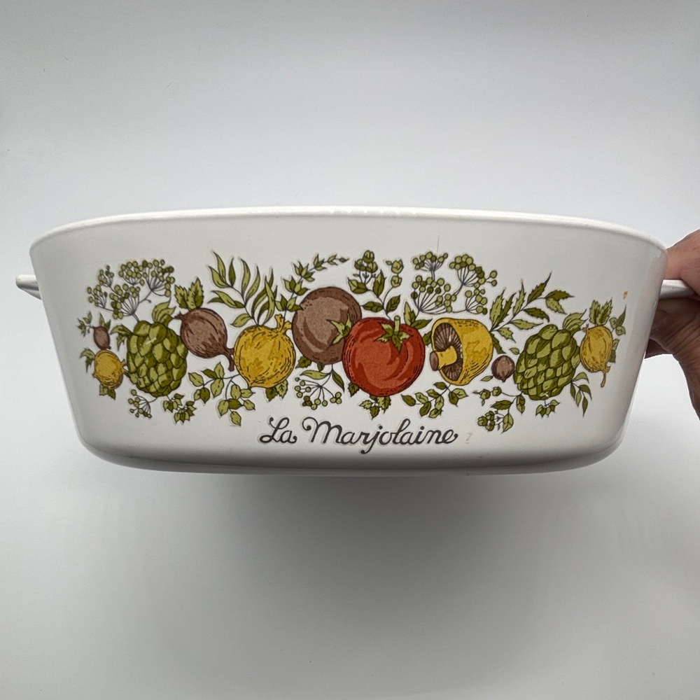 Corningware Vintage 2 Quart La Marjolaine Pattern Baking Dish with Lid, Marked